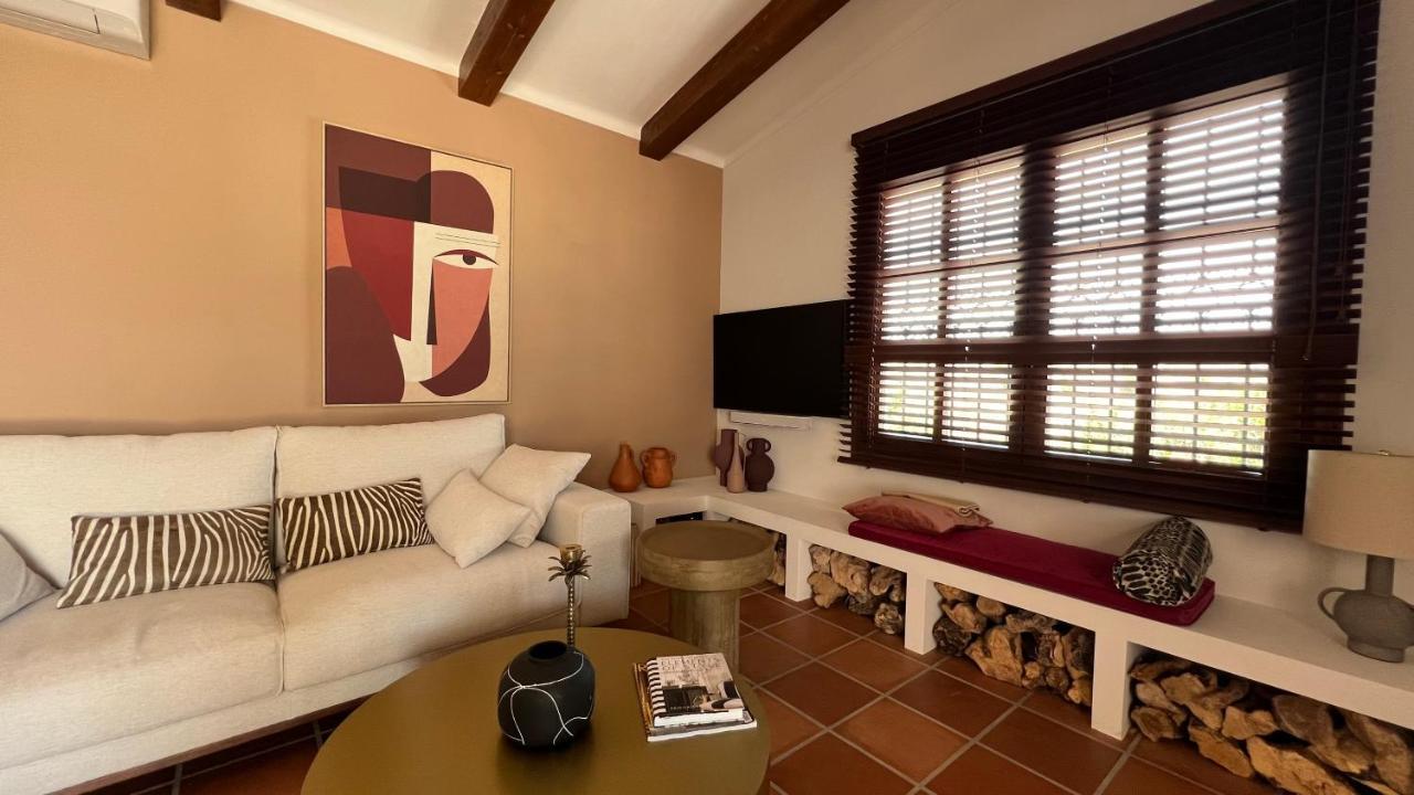 Romantic White Villa -Private Pool Нерха Экстерьер фото