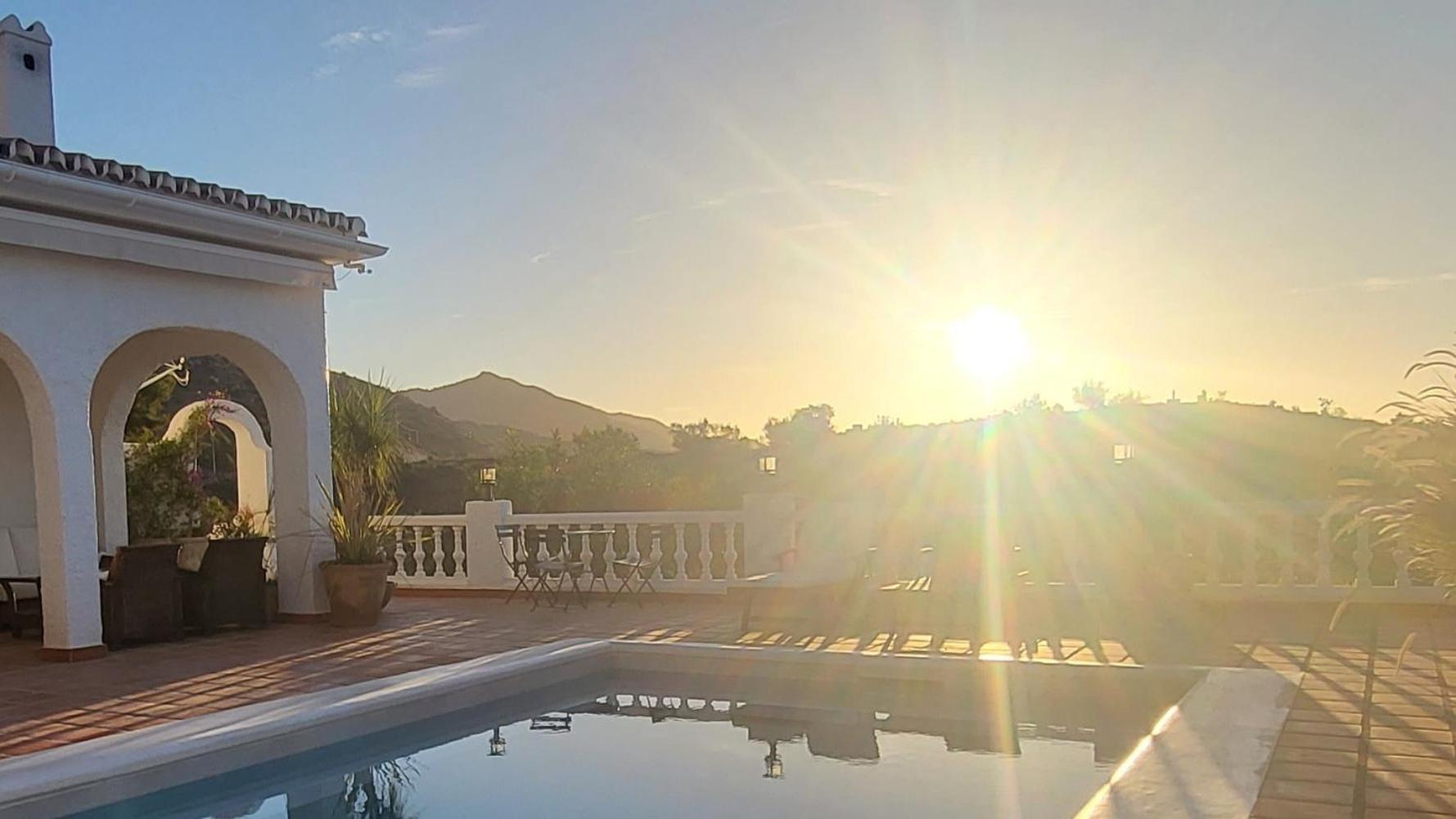 Romantic White Villa -Private Pool Нерха Экстерьер фото